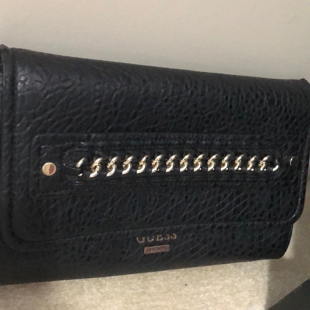 Guess shoulder bags.